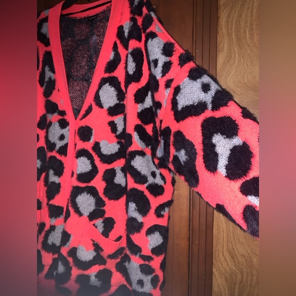 Torrid Leopard Print Sweater - Pink and Black Plus Size 4 - Picture 4 of 9